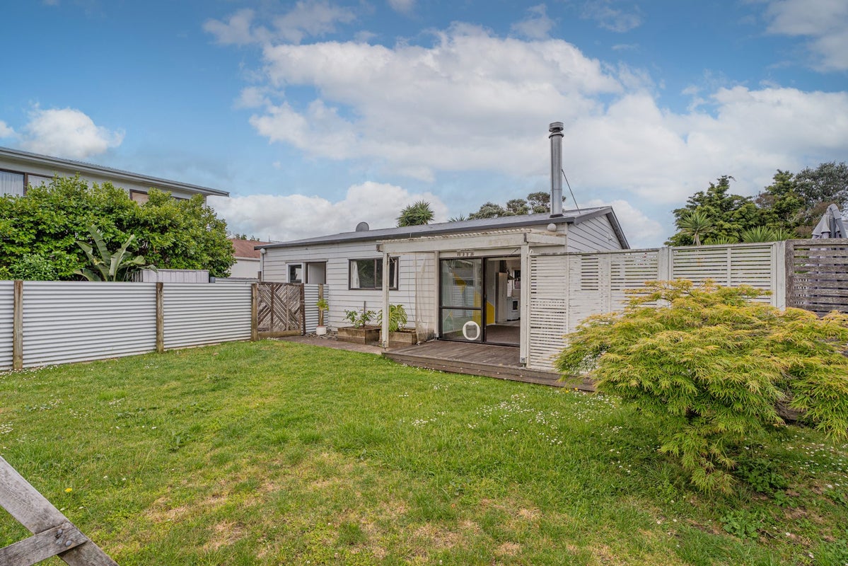 5 Hilton Avenue, Whitianga, Whitianga - Carousel 1
