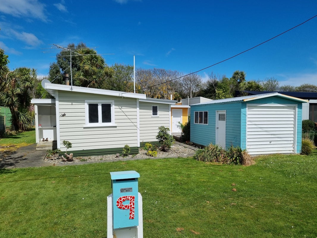 9 Morton Street, Riverton - Carousel 17