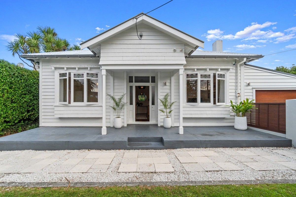 1 Kensington Avenue, Mount Eden, Auckland - Carousel 1
