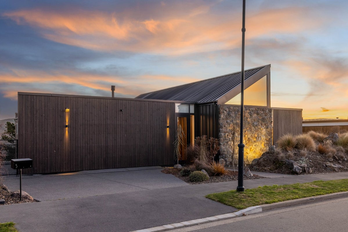 5 Parkridge Place, Mount Pleasant, Christchurch - Carousel 2