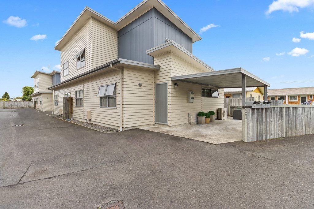 27H Greensboro Street, Hamilton East, Hamilton - Carousel 1