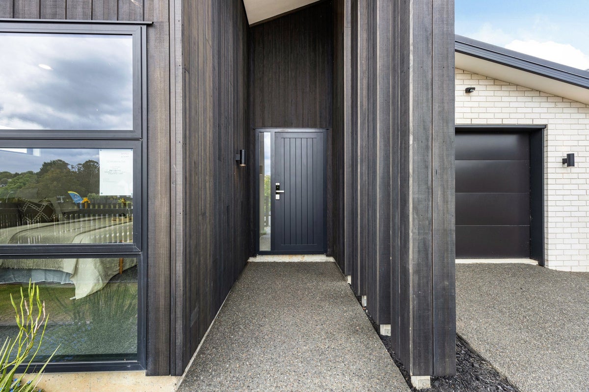 12 Akakura Terrace, Peacocke, Hamilton - Carousel 2
