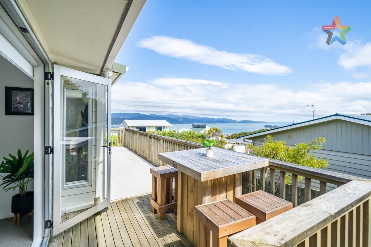 50 Acacia Avenue, Maungaraki, Lower Hutt - Carousel 1