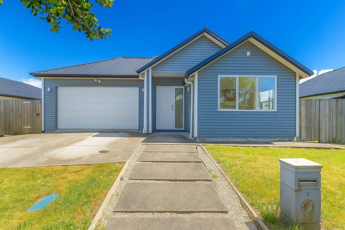 4 Twin Parks Rise, Papakura, Papakura - Carousel 1