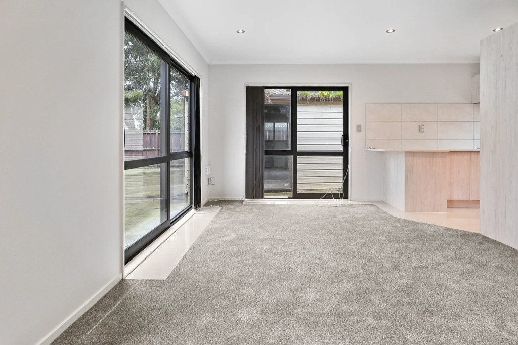 4 Secretariat Place, Randwick Park, Auckland - Carousel 2