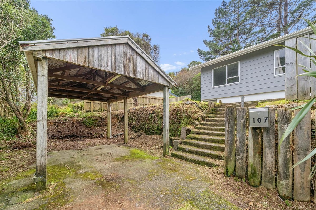 107 South Karori Road, Karori, Wellington - Carousel 21