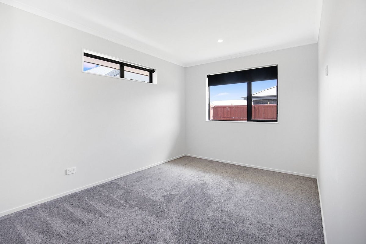 3 Newbury Lane, Casebrook, Christchurch - Carousel 2