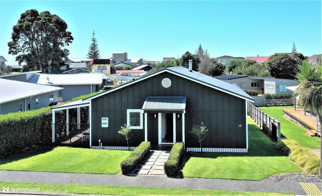 15 Dolphin Drive, Whiritoa, Waihi - Carousel 1
