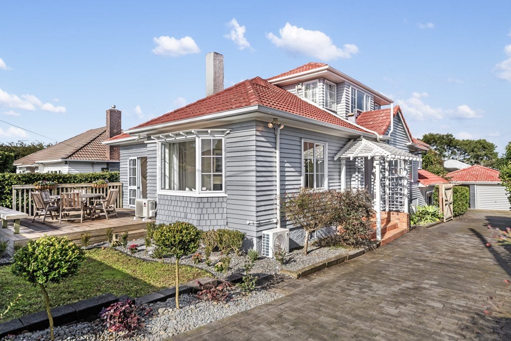 12 Rewi Road, Royal Oak, Auckland - Carousel 1