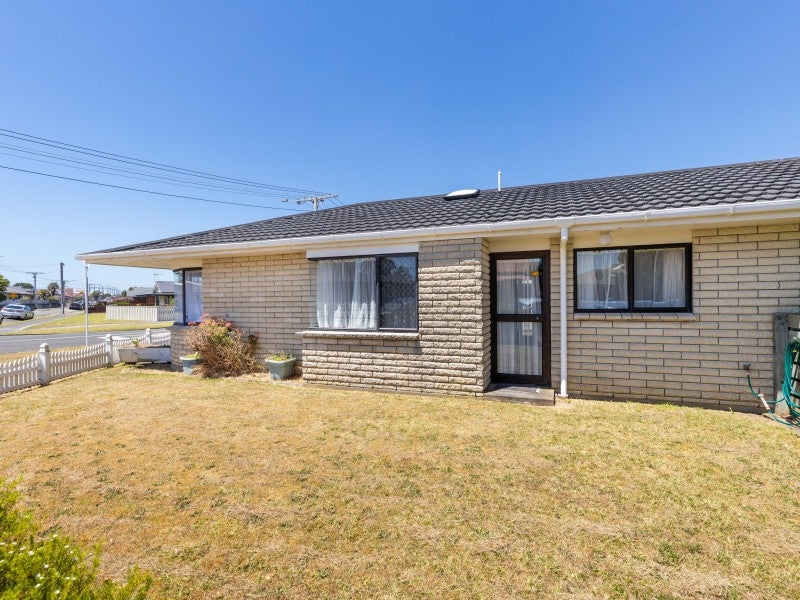 2 Vogel Street, Fitzroy, New Plymouth - Carousel 2