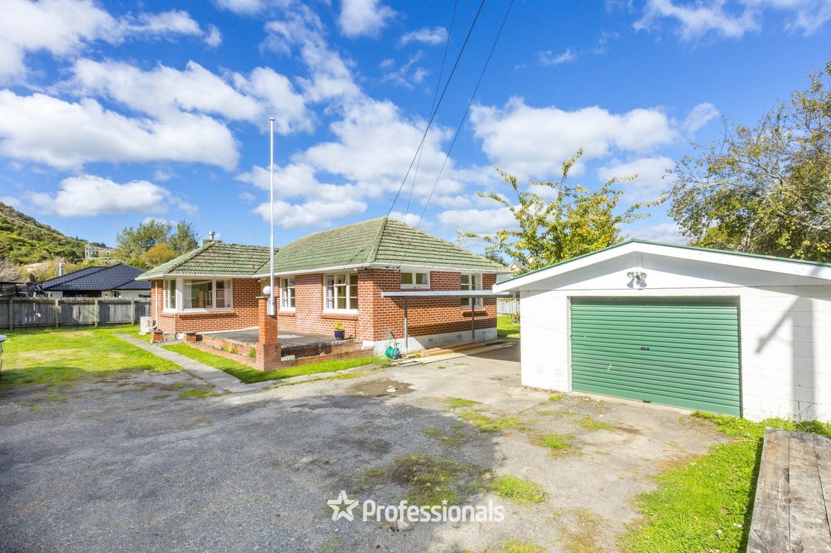35 Black Beech Street, Birchville, Upper Hutt - Carousel 1
