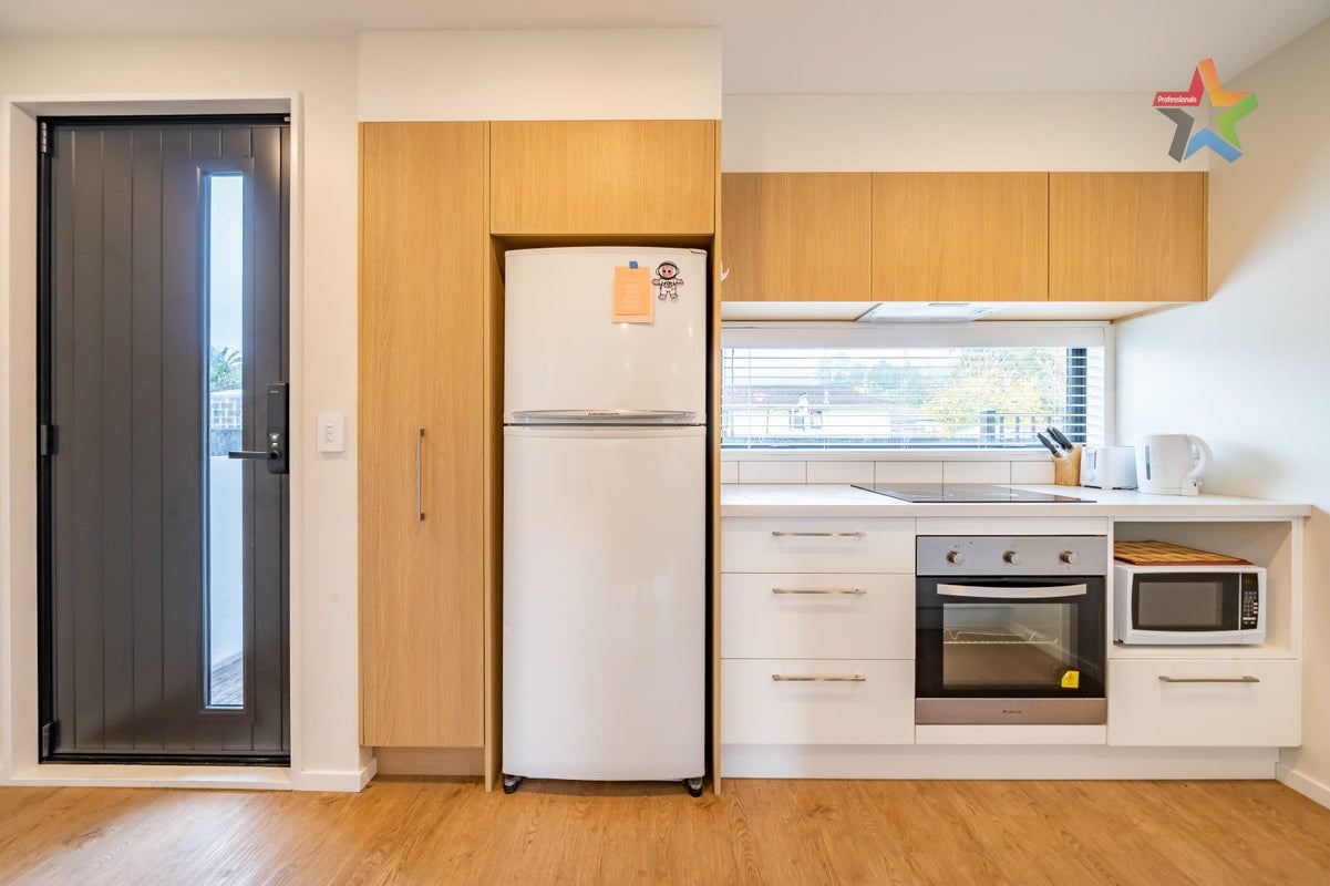 8/48 Glen Road, Stokes Valley, Lower Hutt - Carousel 1