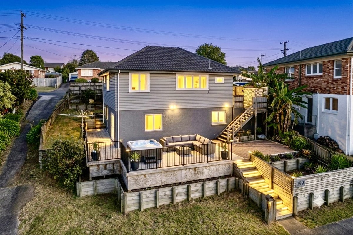 199 Cambridge Road, Hillcrest, Hamilton - Carousel 2