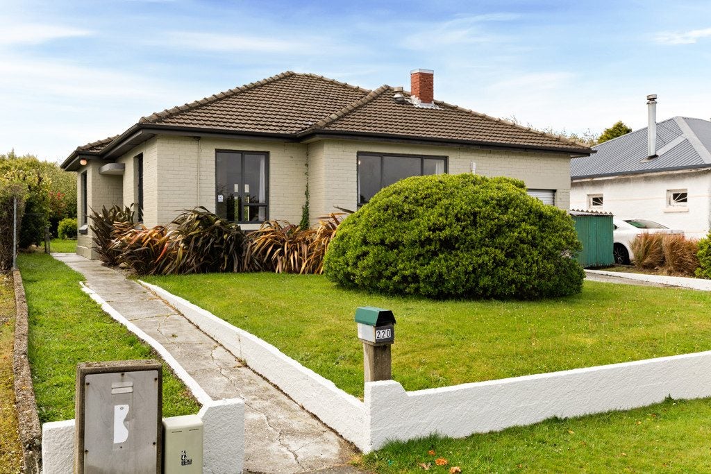 220 Pomona Street, Strathern, Invercargill - Carousel 1