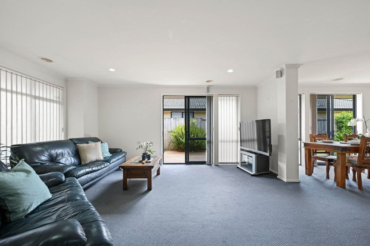 18 Salisbury Place, Hamilton East, Hamilton - Carousel 2