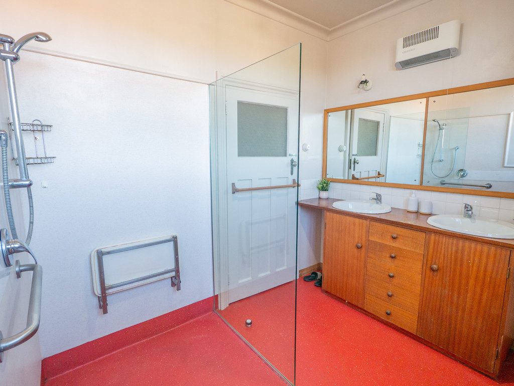 31 Gladstone Road, North East Valley, Dunedin - Carousel 7