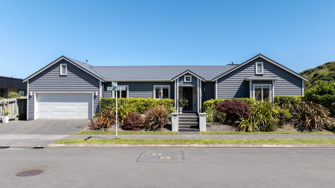127 Woodridge Drive, Woodridge, Wellington - Carousel 1