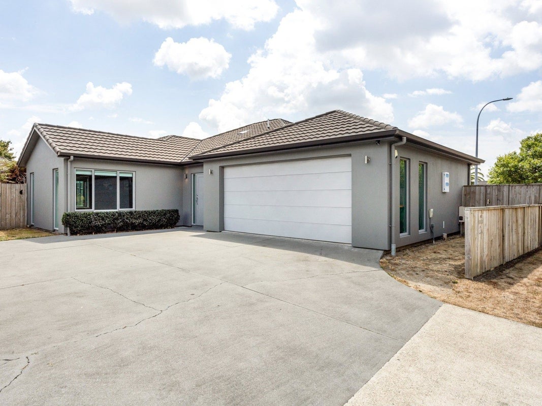 2A Wentworth Drive, Rototuna North, Hamilton - Carousel 1