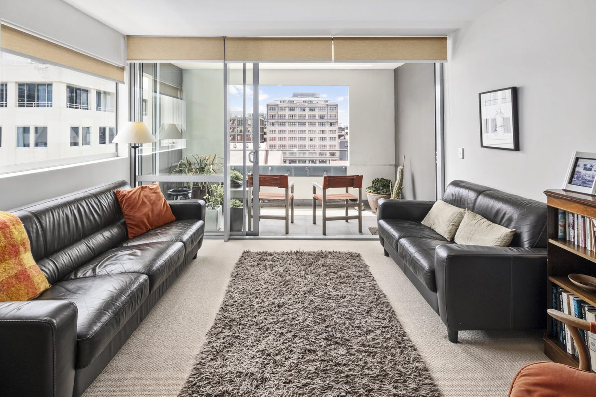 B61/10 Ebor Street, Te Aro, Wellington - Carousel 2