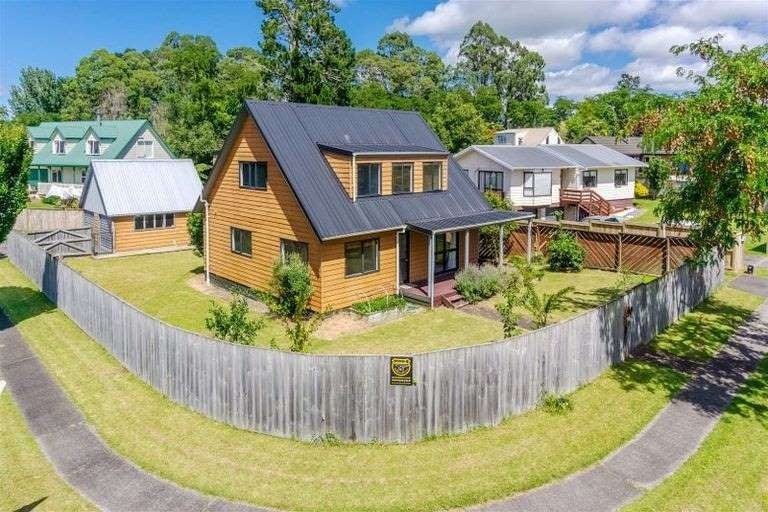 62 Splitt Avenue, Glenview, Hamilton - Carousel 14