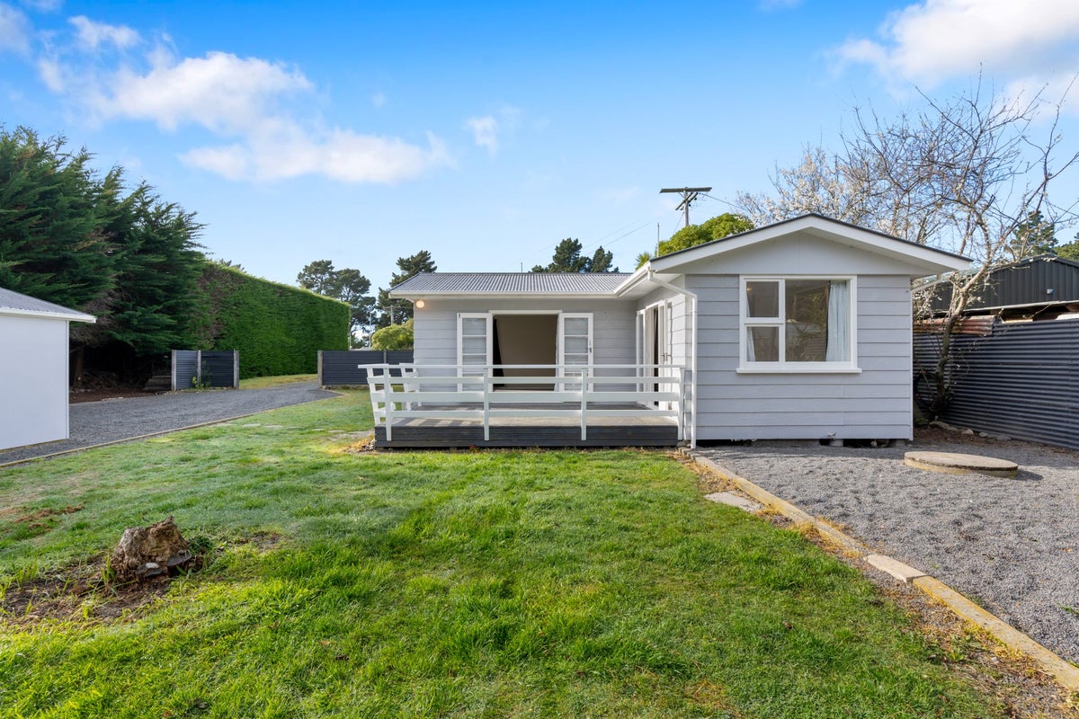 12 South Crescent, Amberley, Amberley - Carousel 2