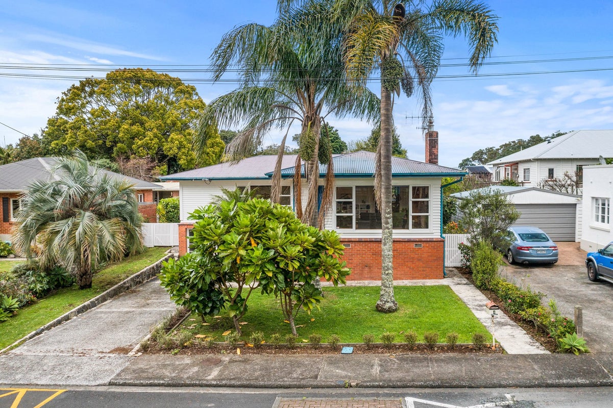 4 Rurumoki Street, Regent, Whangarei - Carousel 1