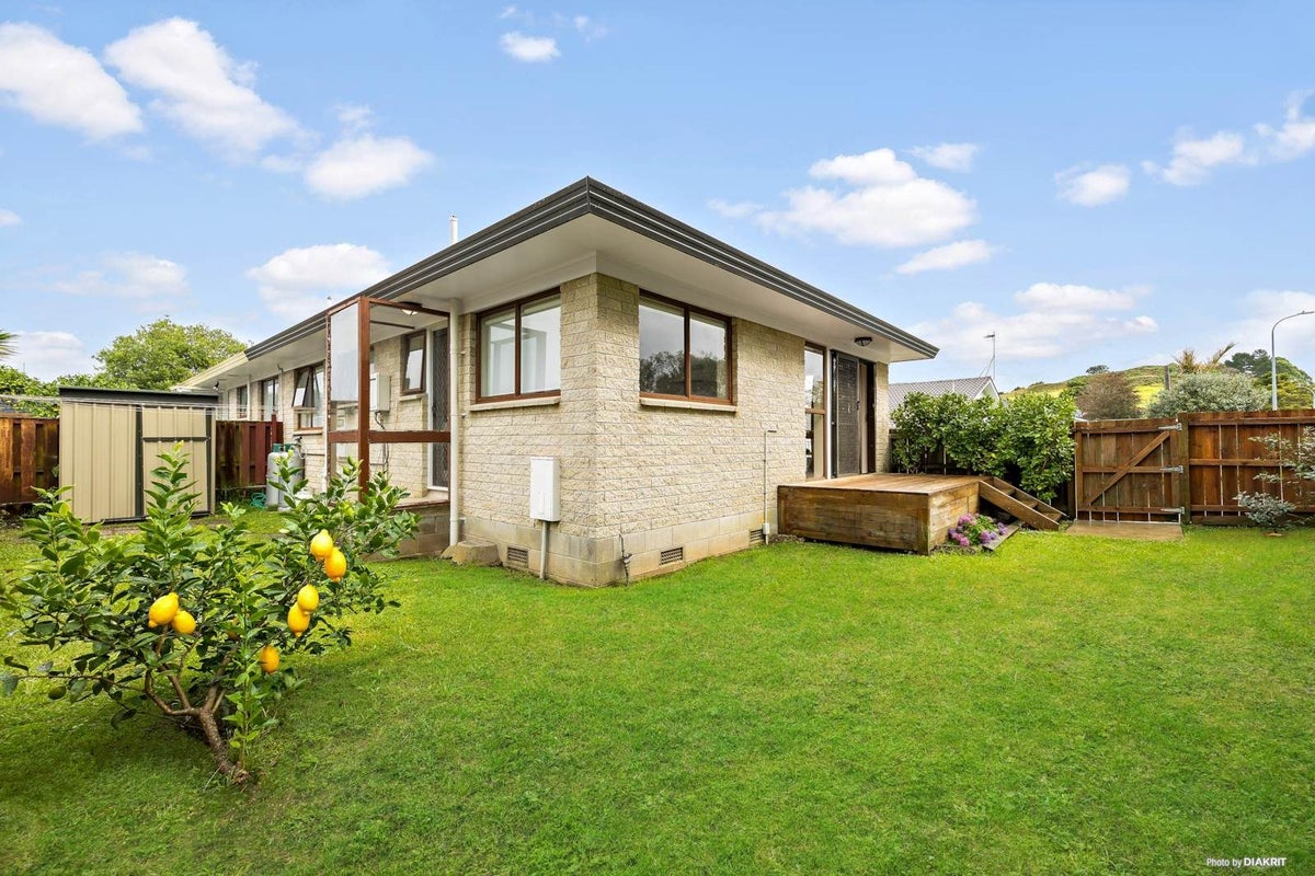 1/139 Gills Road, Half Moon Bay, Auckland - Carousel 2
