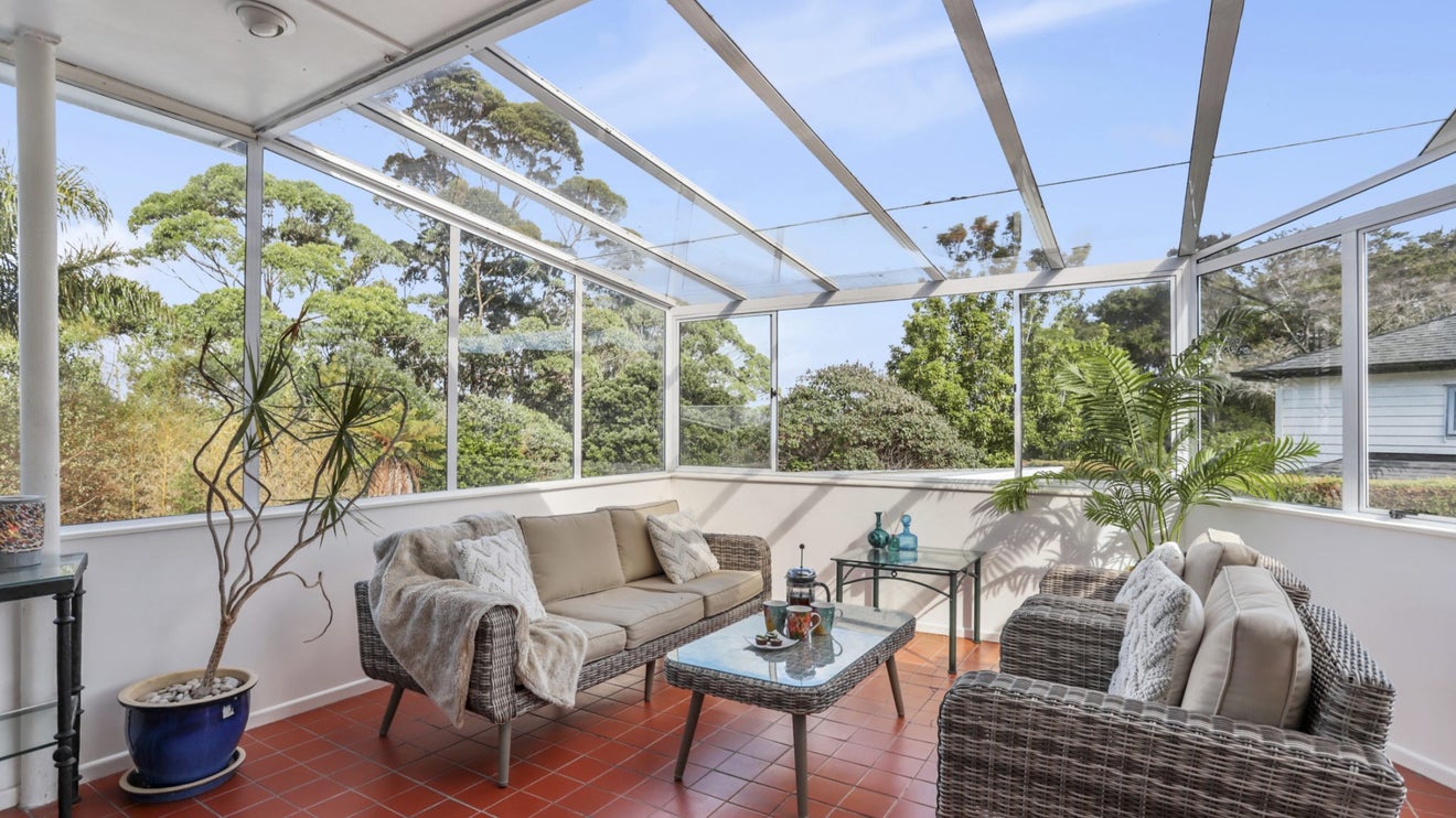8 Acton Place, Avondale, Auckland - Carousel 1