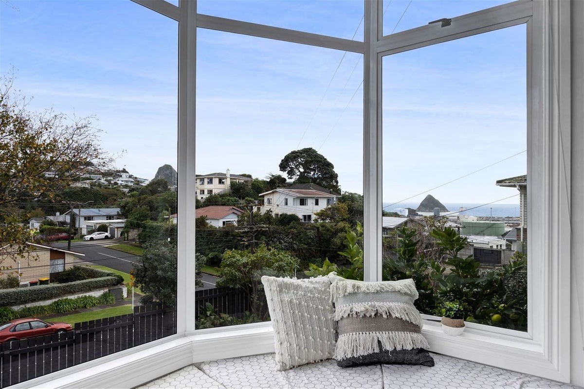 65 Pioneer Road, Moturoa, New Plymouth - Carousel 2