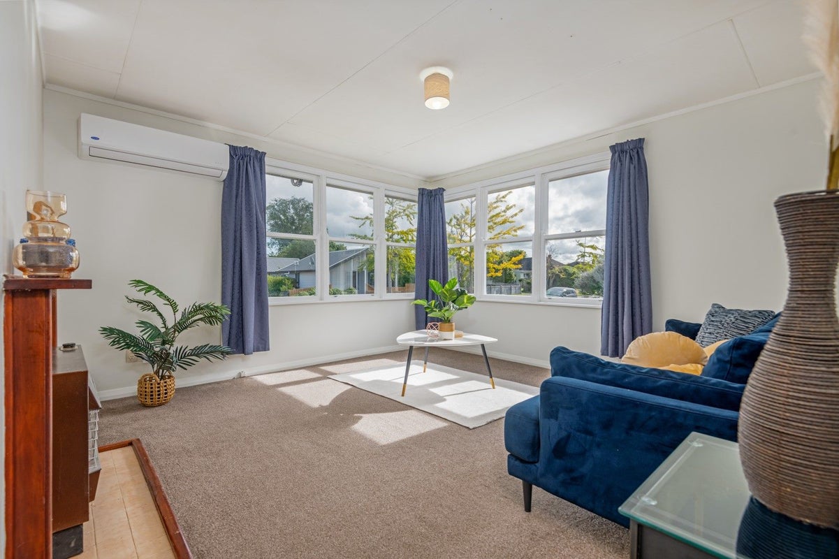 31 Manchester Street, Takaro, Palmerston North - Carousel 1
