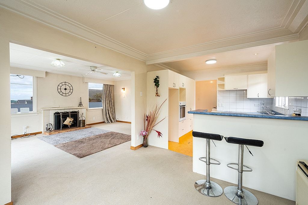 41 Preston Crescent, Belleknowes, Dunedin - Carousel 1