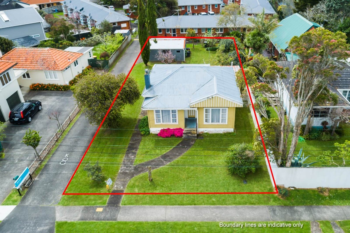 33 Alma Road, Milford, Auckland - Carousel 1