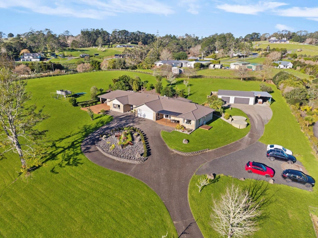 415 Duck Creek Road, Stillwater, Silverdale - Carousel 1