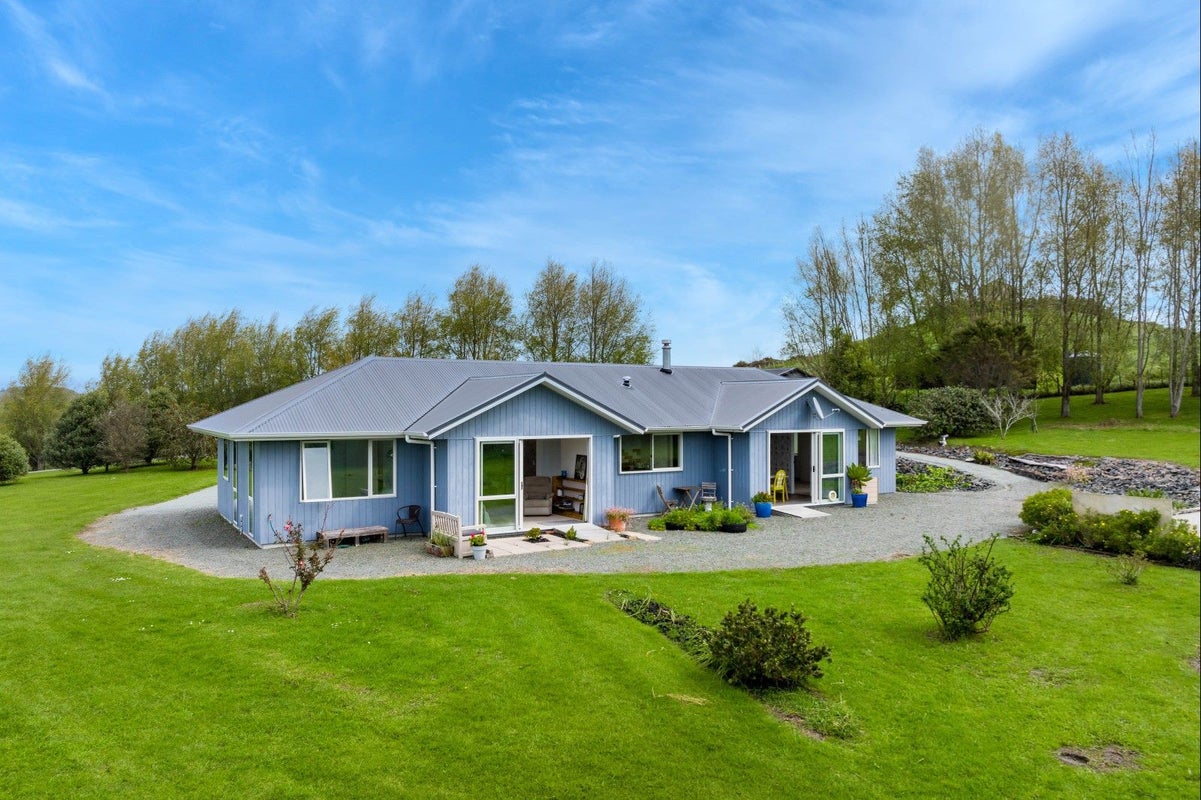 32 Lara Lane, Kaiwaka - Carousel 1