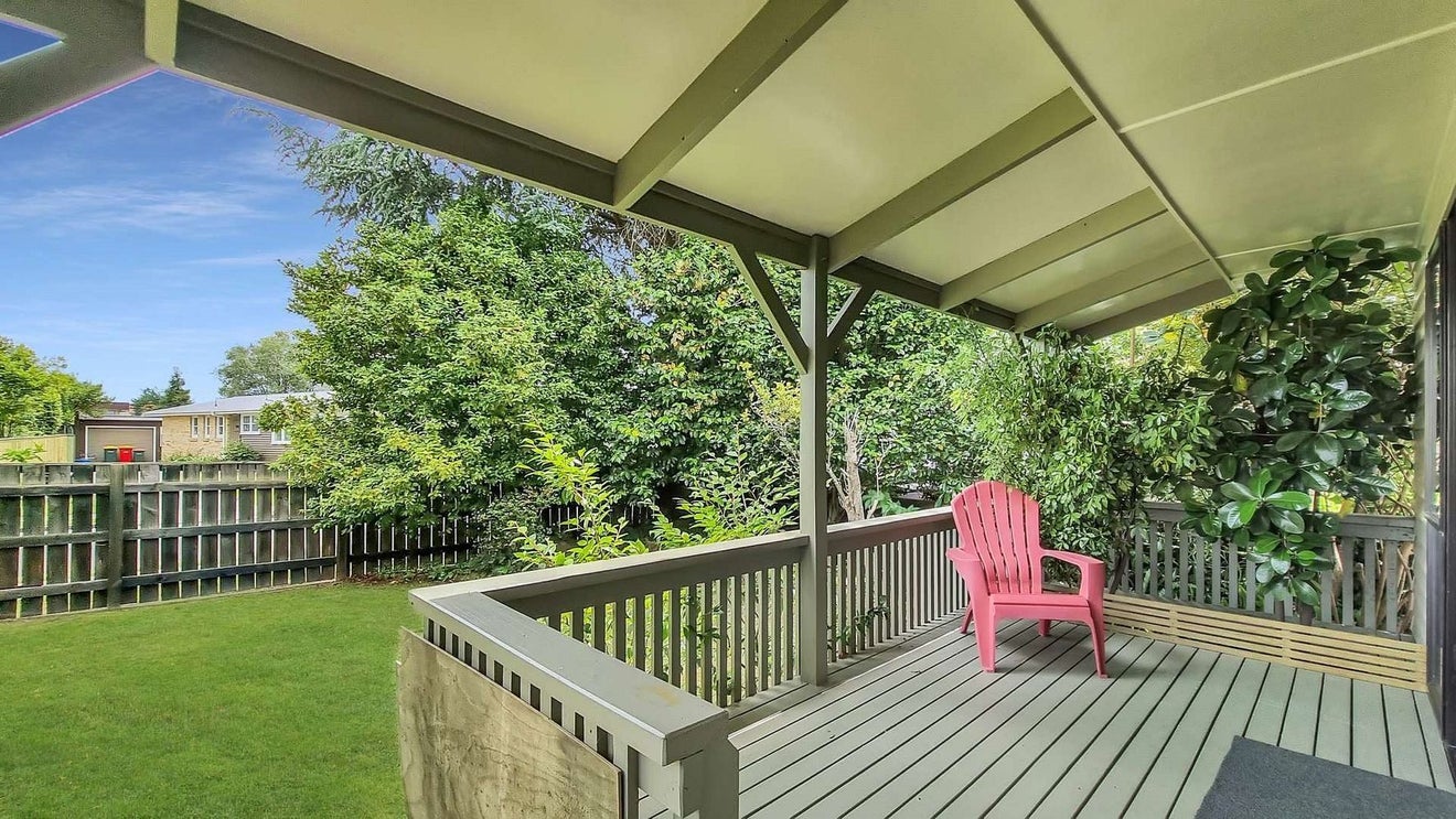 10 Barron Crescent, Fenton Park, Rotorua - Carousel 2