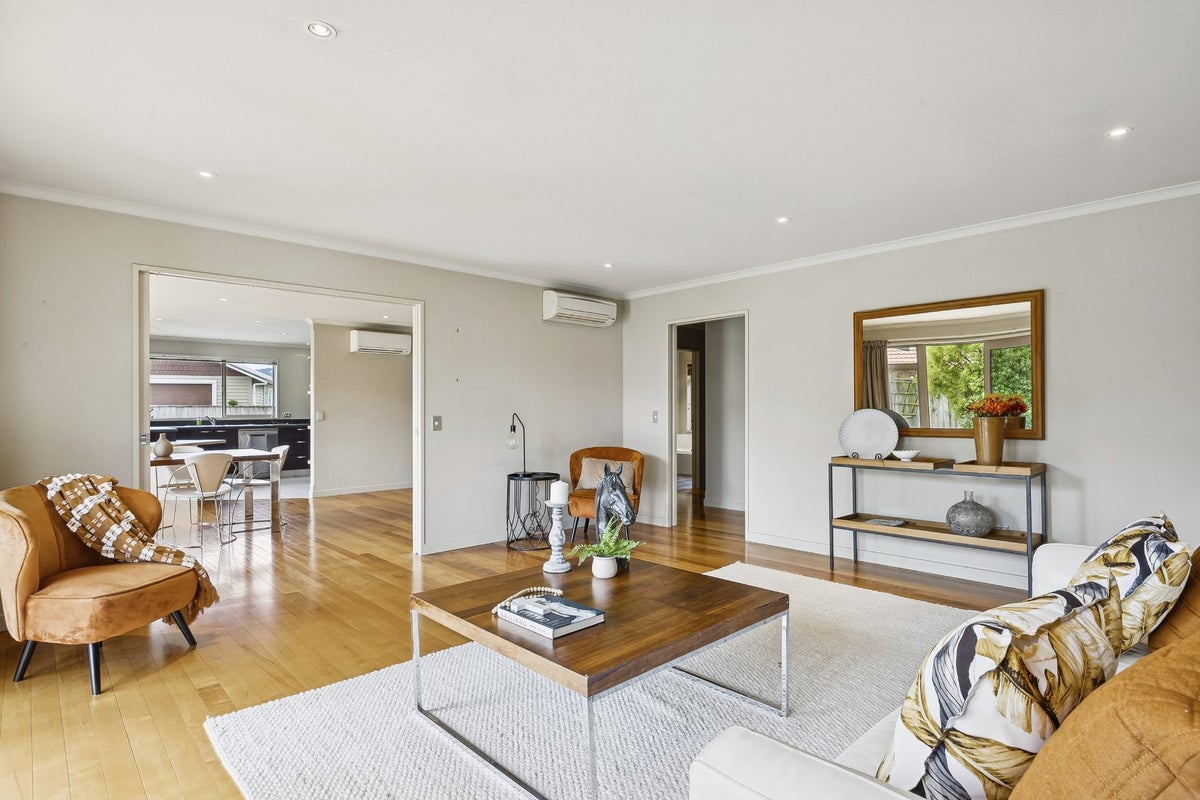 4 Solway Place, Mosgiel, Mosgiel - Carousel 2