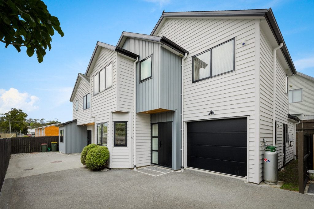 4C Aveline Place, Glen Innes, Auckland - Carousel 1