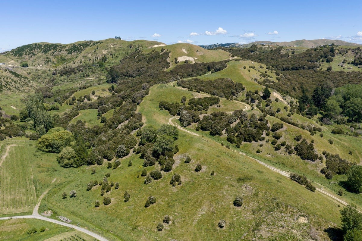 16 Linden Close, Eskdale, Napier - Carousel 2