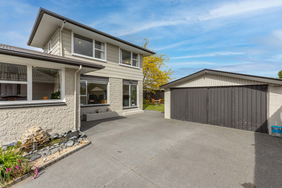 10 Clipper Place, Redwood, Christchurch - Carousel 2
