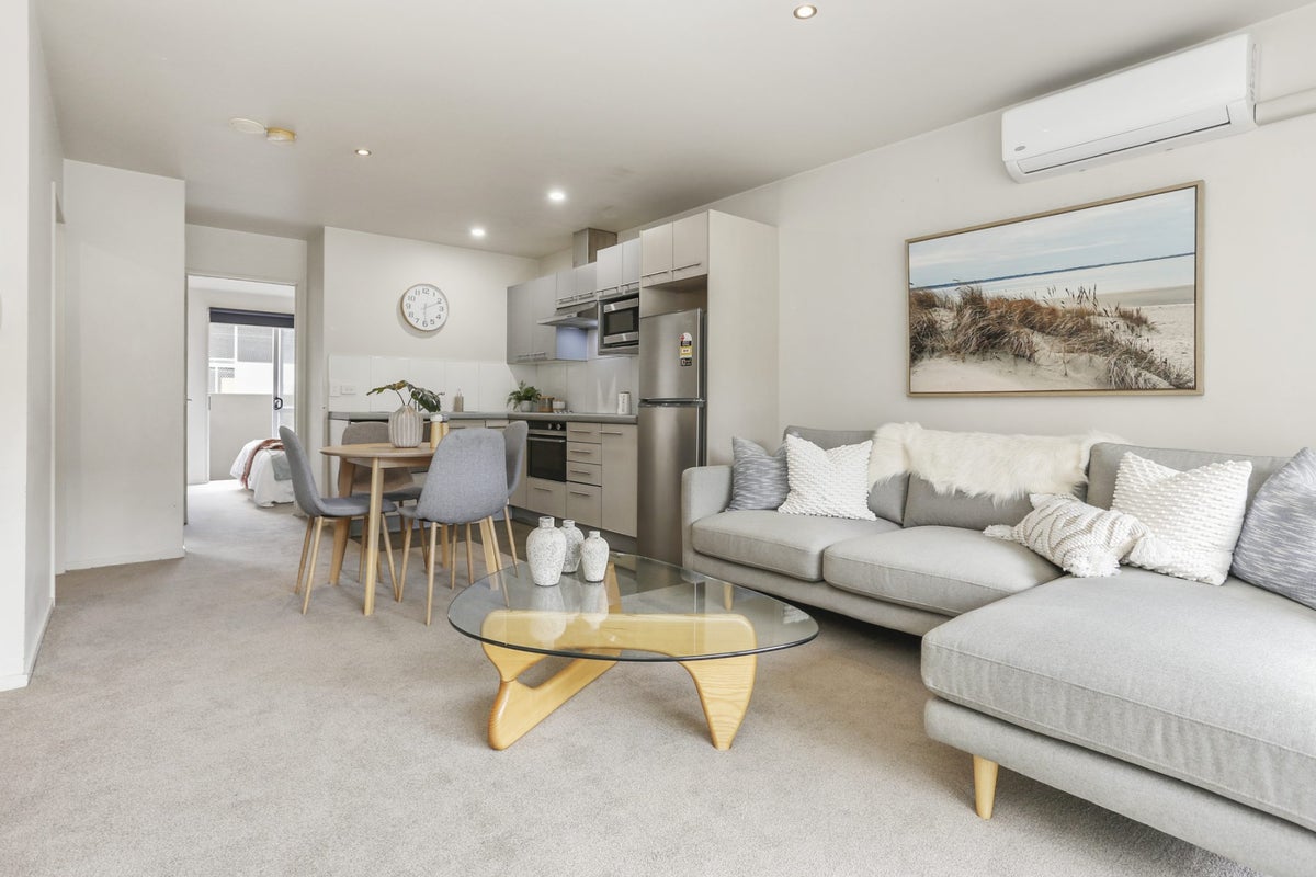 96A Michael Jones Drive, Flat Bush, Auckland - Carousel 2