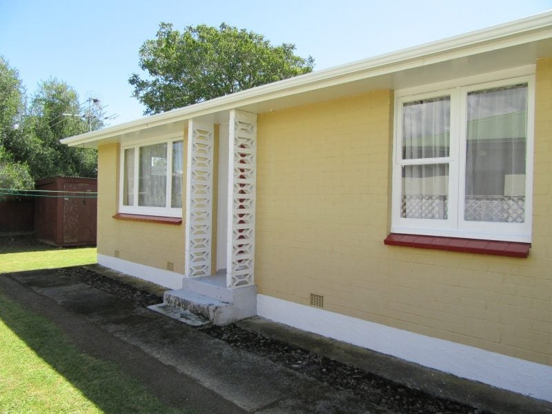 2/20 John Street, Trentham, Upper Hutt - Carousel 1