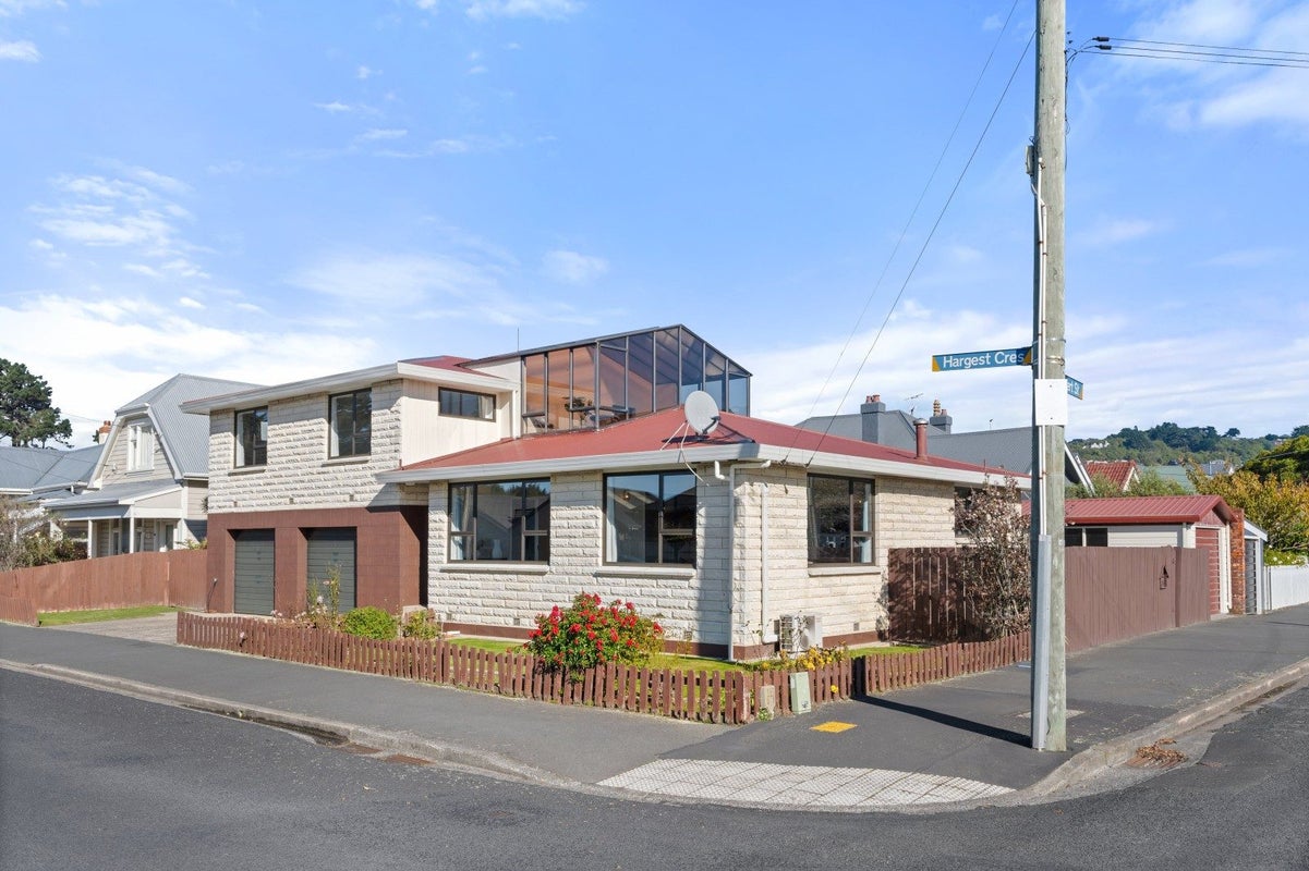 74 Albert Street, Saint Clair, Dunedin - Carousel 1