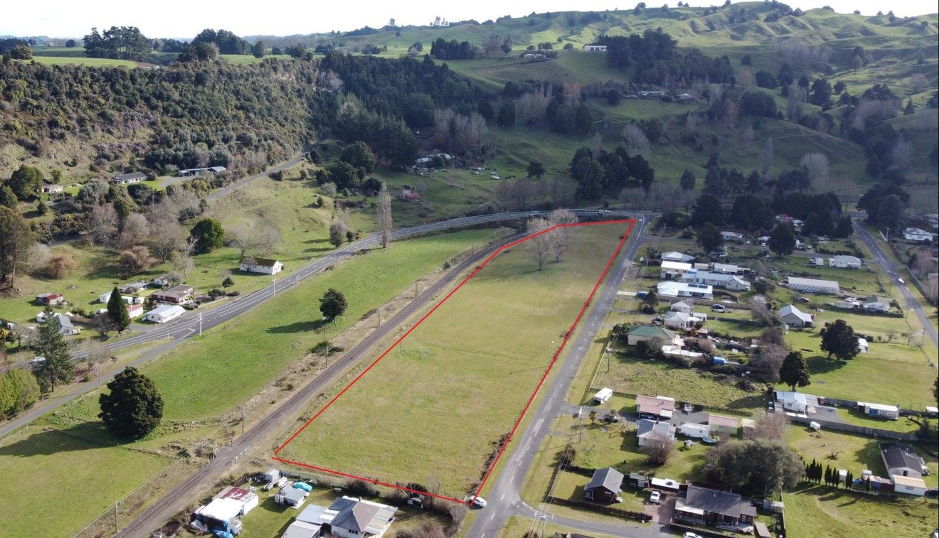 2 Taitua Street, Manunui, Taumarunui - Carousel 2