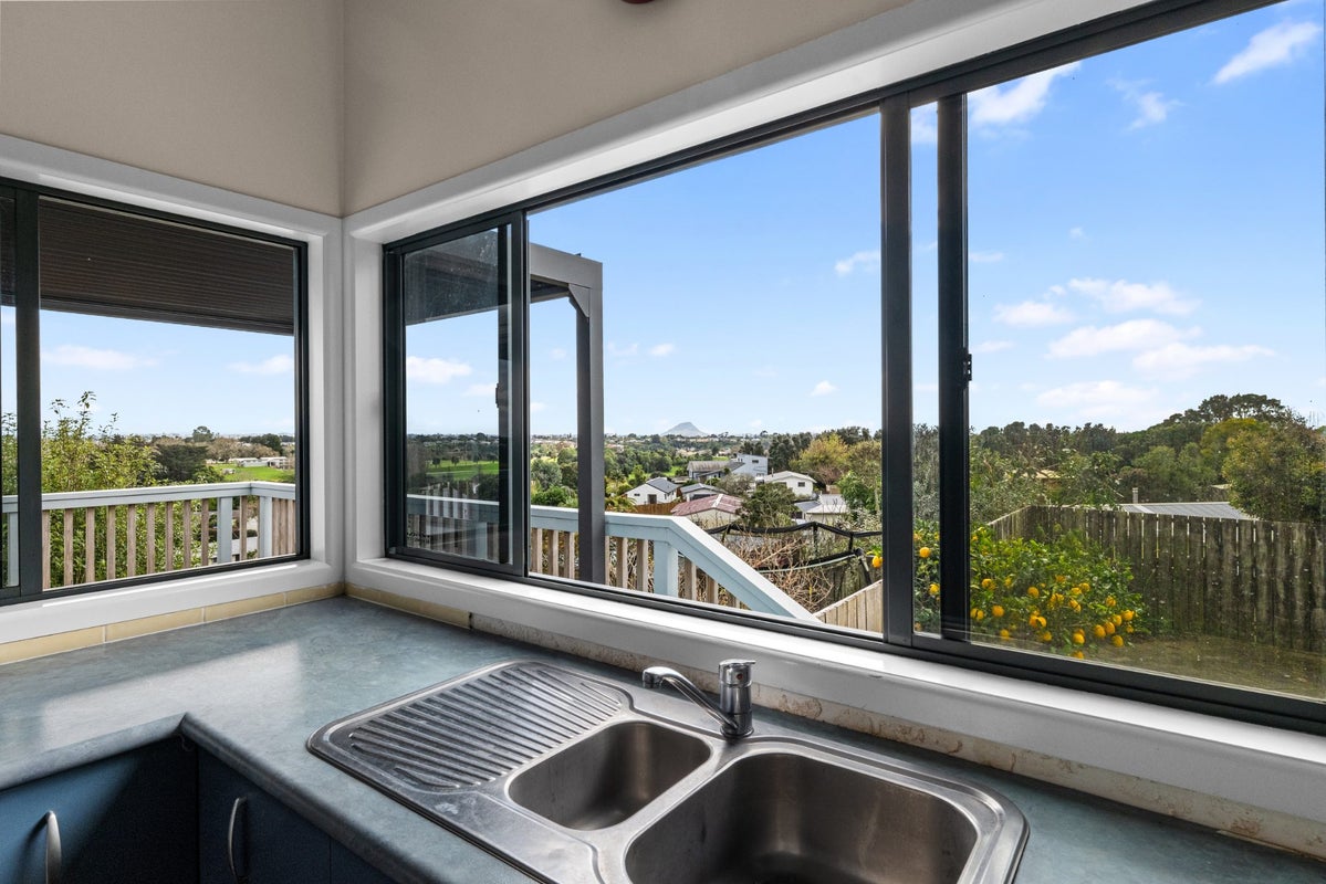 11 Langstone Street, Welcome Bay, Tauranga - Carousel 2