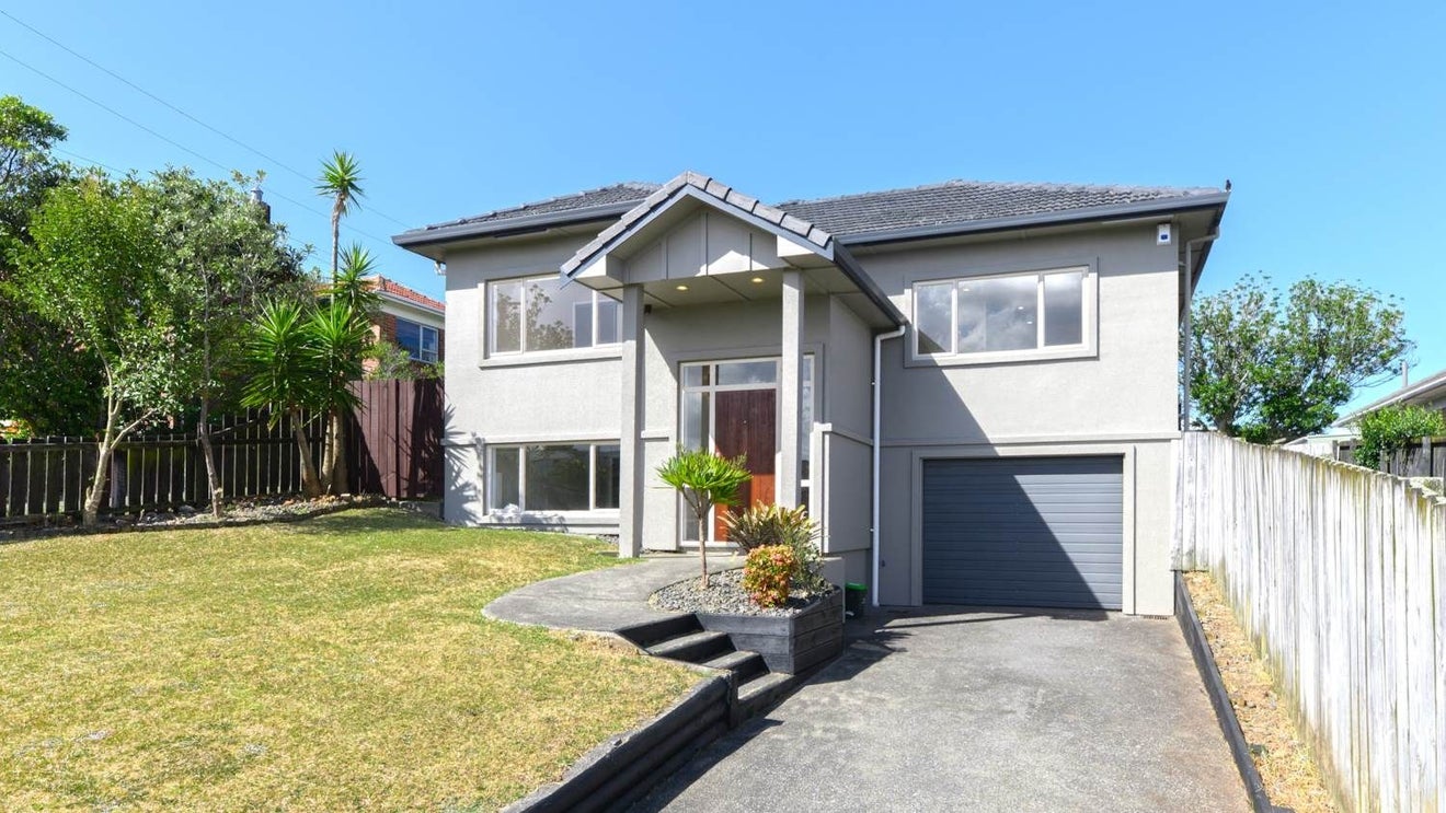 697A Richardson Road, Mount Roskill, Auckland - Carousel 1