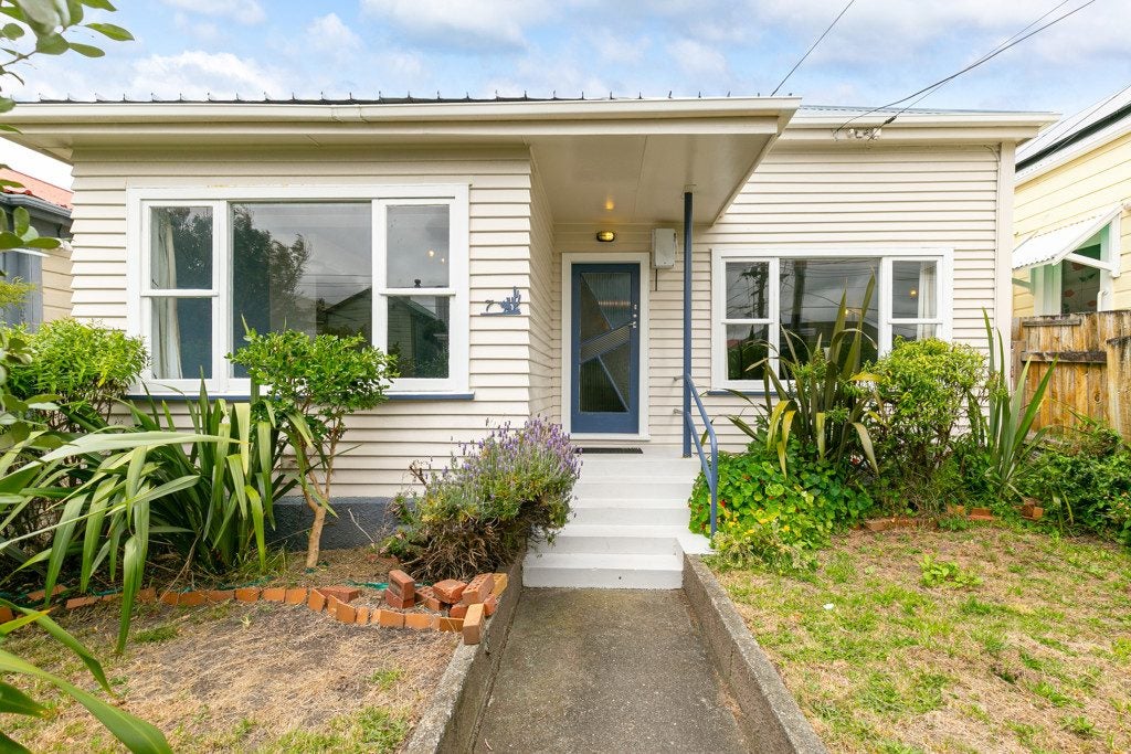 7 Porritt Avenue, Mount Victoria, Wellington - Carousel 1