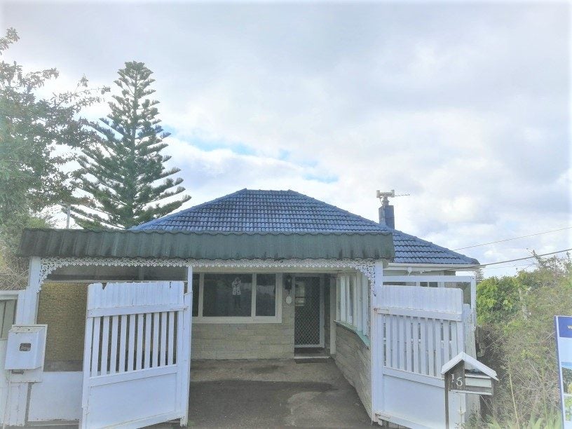 16 Limmer Place, Browns Bay, Auckland - Carousel 1