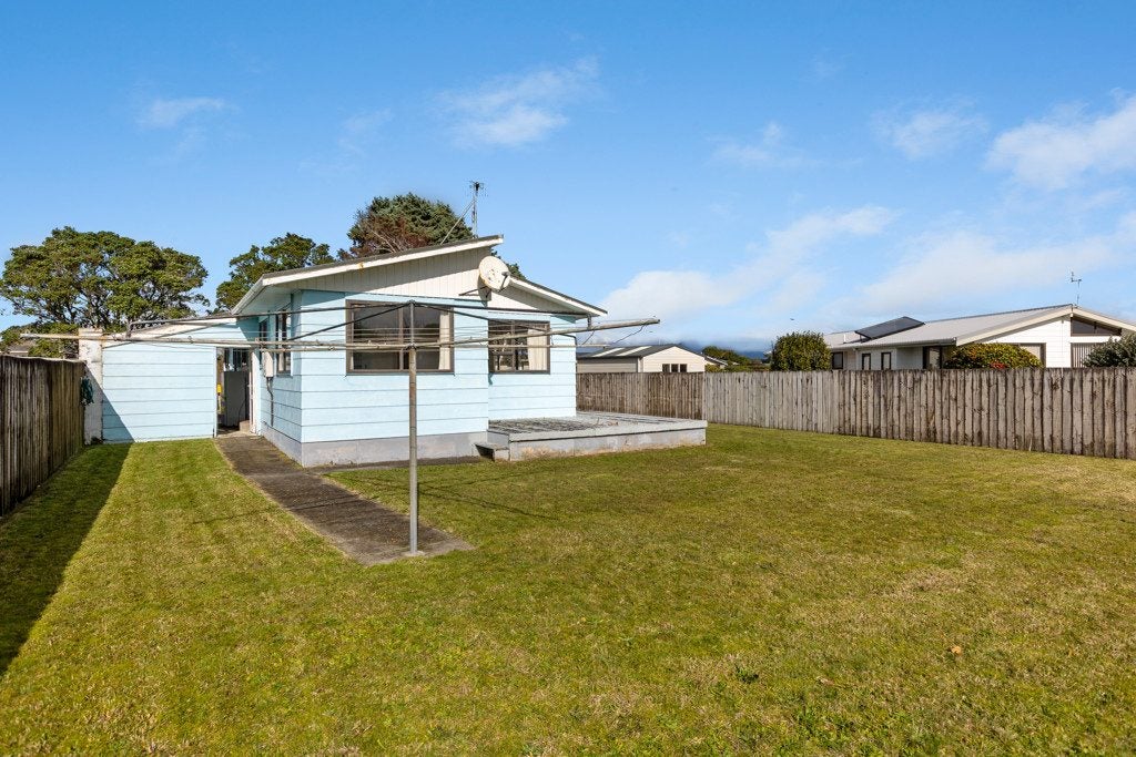 209 Parklands Avenue, Bell Block, New Plymouth - Carousel 2