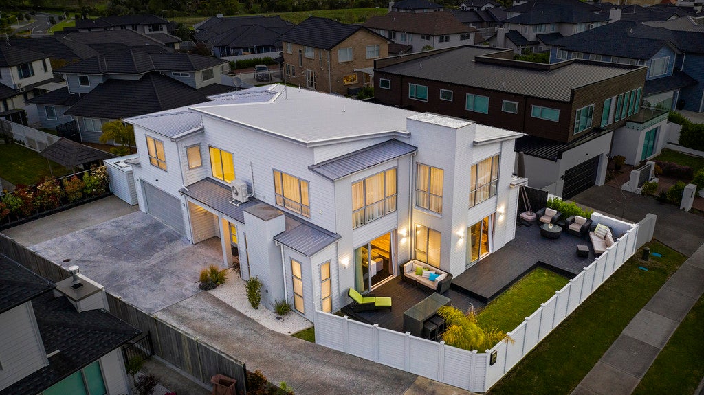 40 Milano Boulevard, Karaka, Papakura - Carousel 1