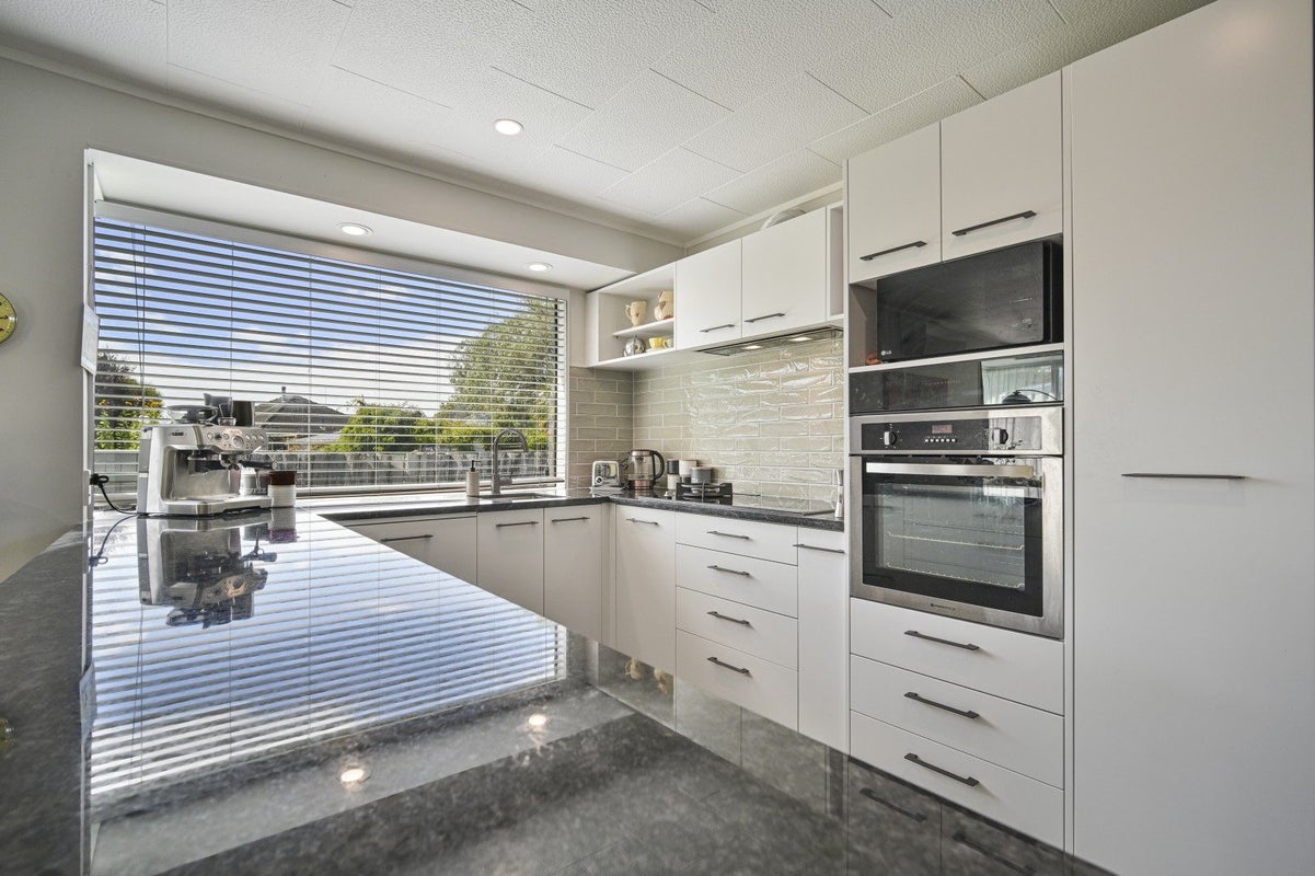 704A Oak Road, Akina, Hastings - Carousel 2